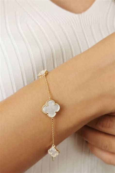 van cleef clover bracelet price